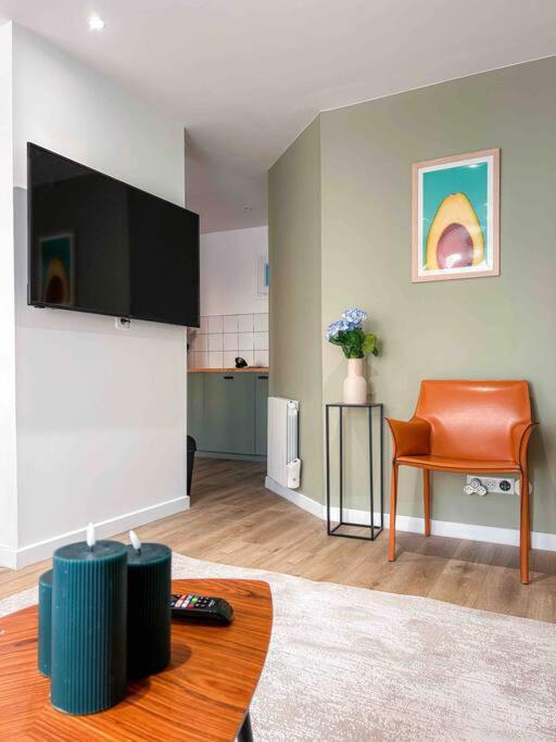 La Vie Est Belle A Montreuil Wi-Fi & Metro 9 Parking Gratuit Lägenhet Exteriör bild